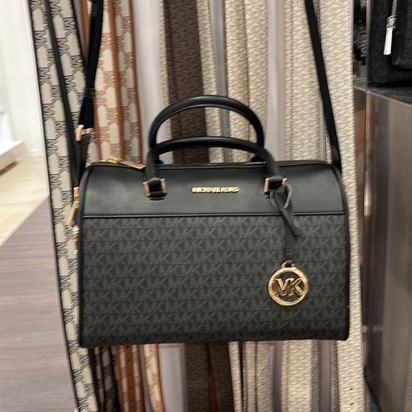 Michael Kors med Duffel Travel - Leather/Coated
NWT
35S2GTFU2B
BLACK - Picture 8 of 16